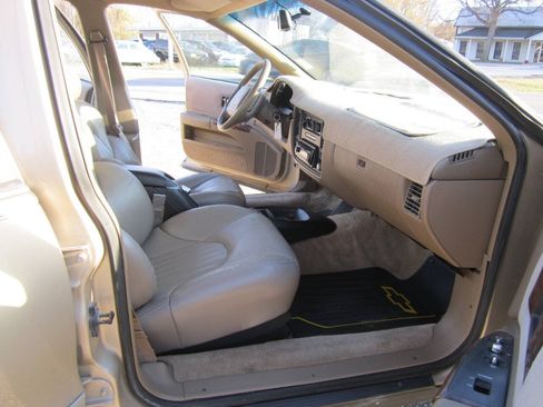 Used 1996 Chevrolet Caprice Classic RWD image 10
