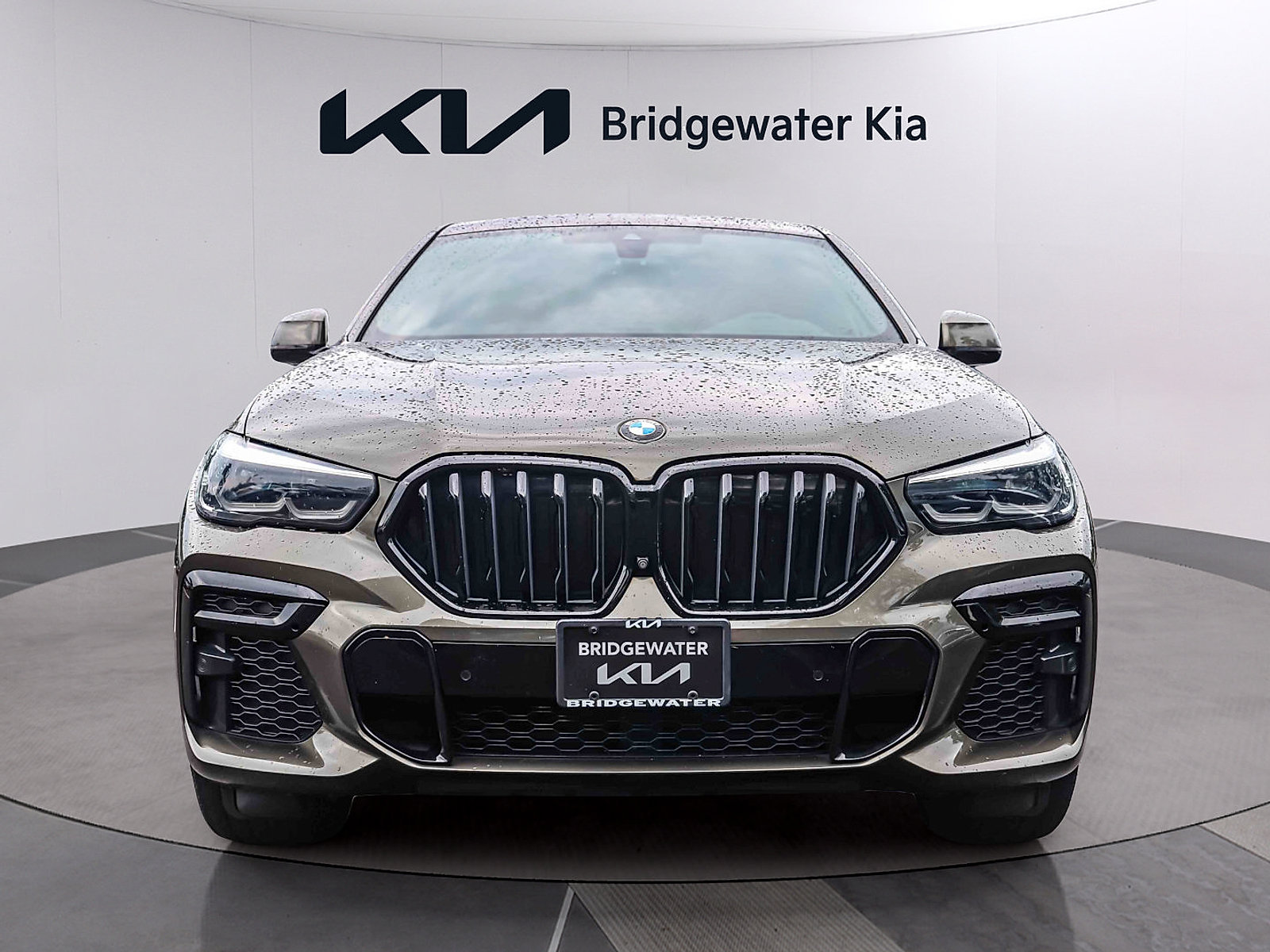 Used 2023 BMW X6 xDrive40i w/ M Sport Package AWD/4WD image 2
