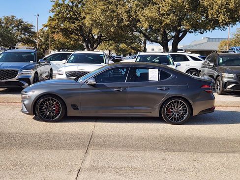 Used 2022 Genesis G70 3.3T Launch Edition image 4