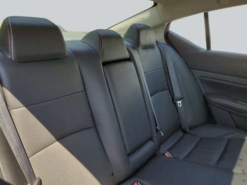 Used 2023 Nissan Altima 2.5 SR w/ SR Premium Package FWD image 34