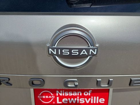 Certified 2026 Nissan Rogue Platinum w/ Platinum Premium Package AWD/4WD image 18