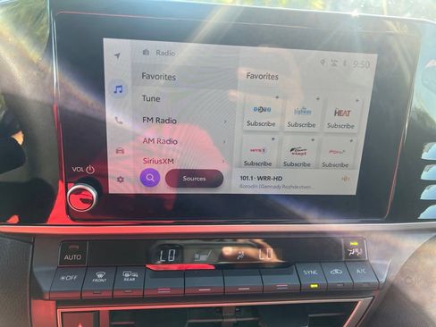 Used 2025 Toyota Camry LE FWD image 4