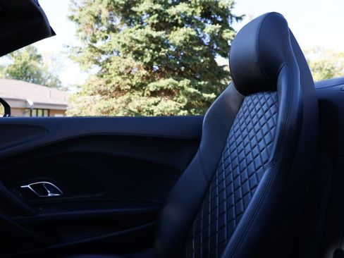 Used 2018 Audi R8 V10 plus image 11