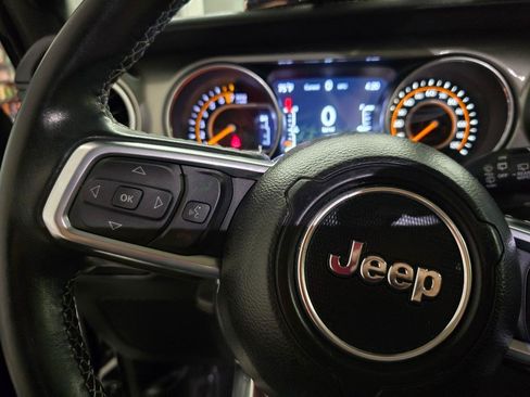 Used 2021 Jeep Wrangler Unlimited Sahara AWD/4WD image 19