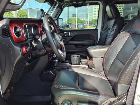 Used 2023 Jeep Wrangler Unlimited Rubicon w/ Cold Weather Group AWD/4WD image 3