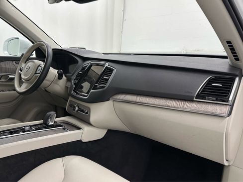 Used 2024 Volvo XC90 B5 Plus image 18