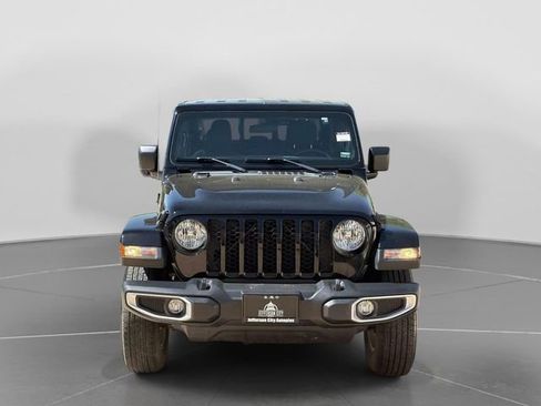 Used 2022 Jeep Gladiator Sport AWD/4WD image 9
