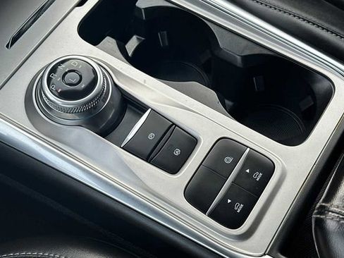 Used 2022 Ford Explorer XLT w/ Equipment Group 202A image 20