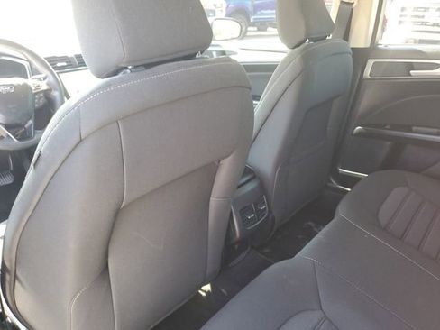Used 2020 Ford Fusion SE image 27