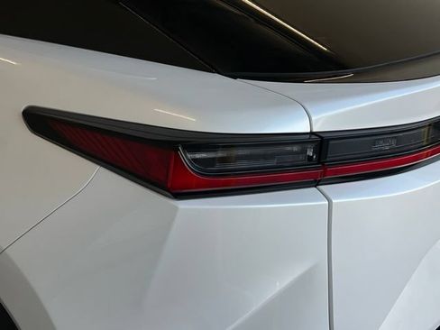 Used 2025 Lexus RZ 300e FWD image 18