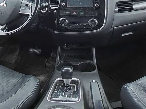 Used 2016 Mitsubishi Outlander AWD image 22