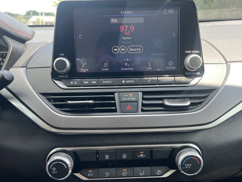 Used 2024 Nissan Altima 2.5 SR FWD image 4