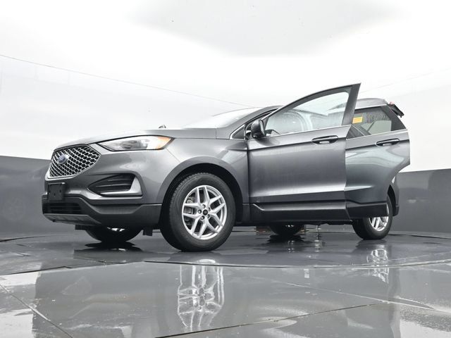 Used 2024 Ford Edge SEL AWD/4WD image 32