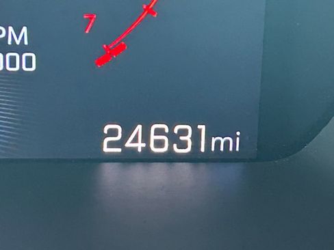 Used 2024 Chevrolet Colorado LT w/ LT Convenience Package II image 11