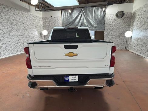 Used 2022 Chevrolet Silverado 1500 LT AWD/4WD image 6