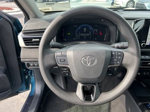 Used 2025 Toyota Camry LE image 17
