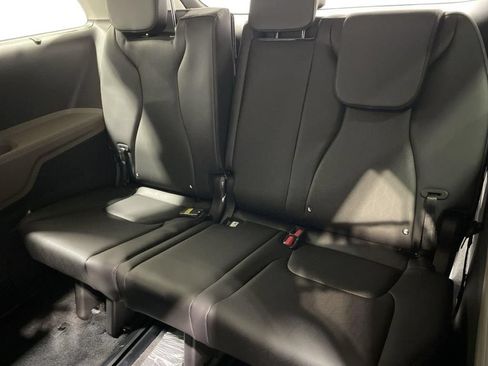 New 2026 Kia Carnival EX FWD image 26