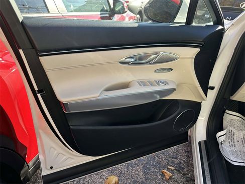 Certified 2022 Genesis GV70 2.5T w/ Select Package image 6