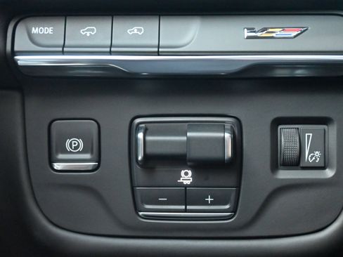 Used 2025 Cadillac Escalade V image 27