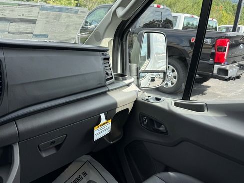 New 2025 Ford Transit 250 Base image 17