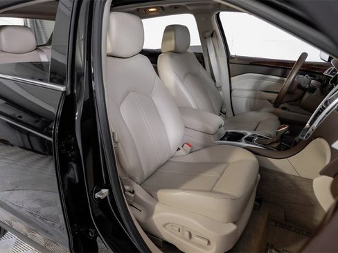 Used 2016 Cadillac SRX Luxury w/ Driver Awareness Package image 31