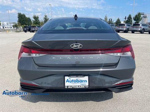 Used 2023 Hyundai Elantra SEL FWD image 4