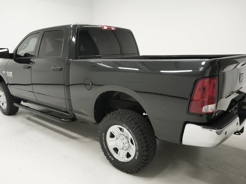 Used 2018 RAM 2500 Tradesman w/ Chrome Appearance Group AWD/4WD image 5