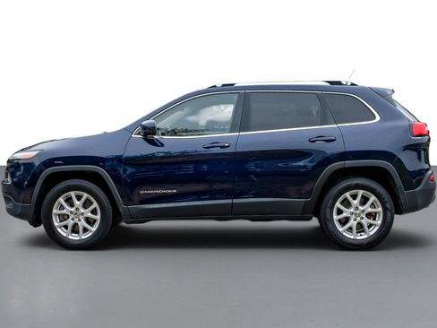 Used 2015 Jeep Cherokee Latitude w/ Cold Weather Group AWD/4WD image 9