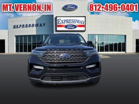 Used 2022 Ford Explorer XLT w/ Equipment Group 202A AWD/4WD image 4