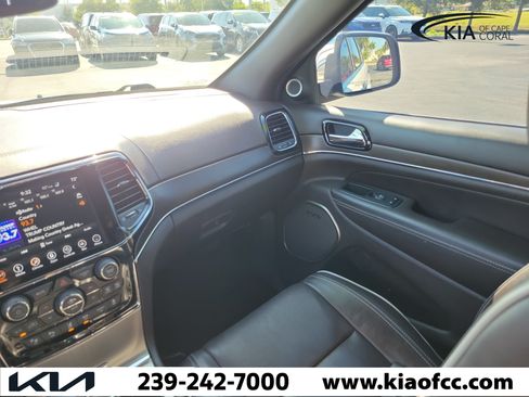 Used 2019 Jeep Grand Cherokee Overland AWD/4WD image 20
