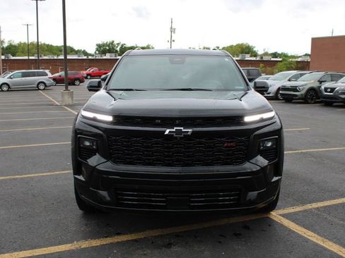 Used 2024 Chevrolet Traverse RS FWD image 3