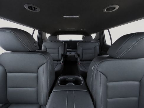 Used 2025 Chevrolet Traverse LT w/ Midnight/Sport Edition FWD image 16