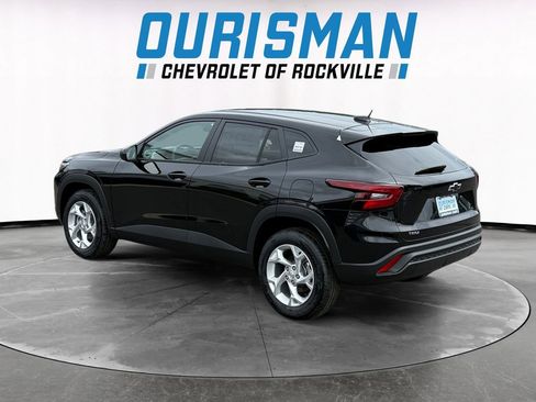 New 2026 Chevrolet Trax LS w/ LS Convenience Package FWD image 4