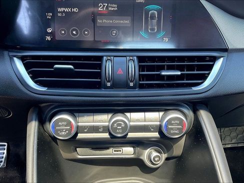 Used 2022 Alfa Romeo Giulia Veloce image 15