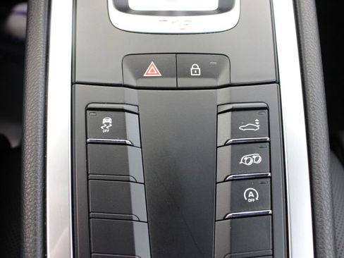 Certified 2025 Porsche 718 Cayman S RWD image 34