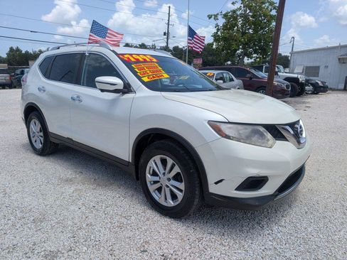 Used 2016 Nissan Rogue SV w/ SV Premium Package FWD image 1