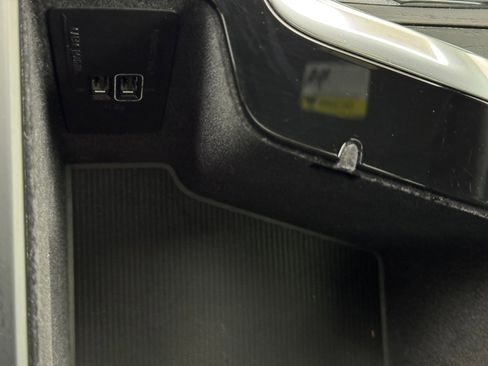 Used 2020 Volvo XC90 T6 Momentum image 31