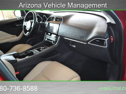 Used 2017 Jaguar F-PACE Premium AWD/4WD image 23