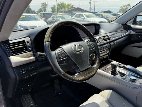 Used 2014 Lexus LS 460 w/ Comfort Package RWD image 17