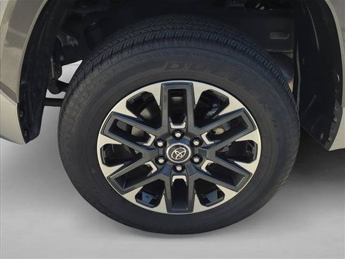 Used 2024 Toyota Tundra Limited AWD/4WD image 8