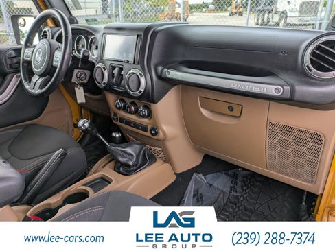 Used 2014 Jeep Wrangler Sahara w/ Connectivity Group AWD/4WD image 13