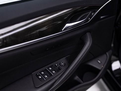 Used 2019 BMW 530i xDrive image 24