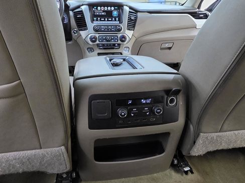 Used 2019 GMC Yukon XL SLT w/ Premium Edition RWD image 29