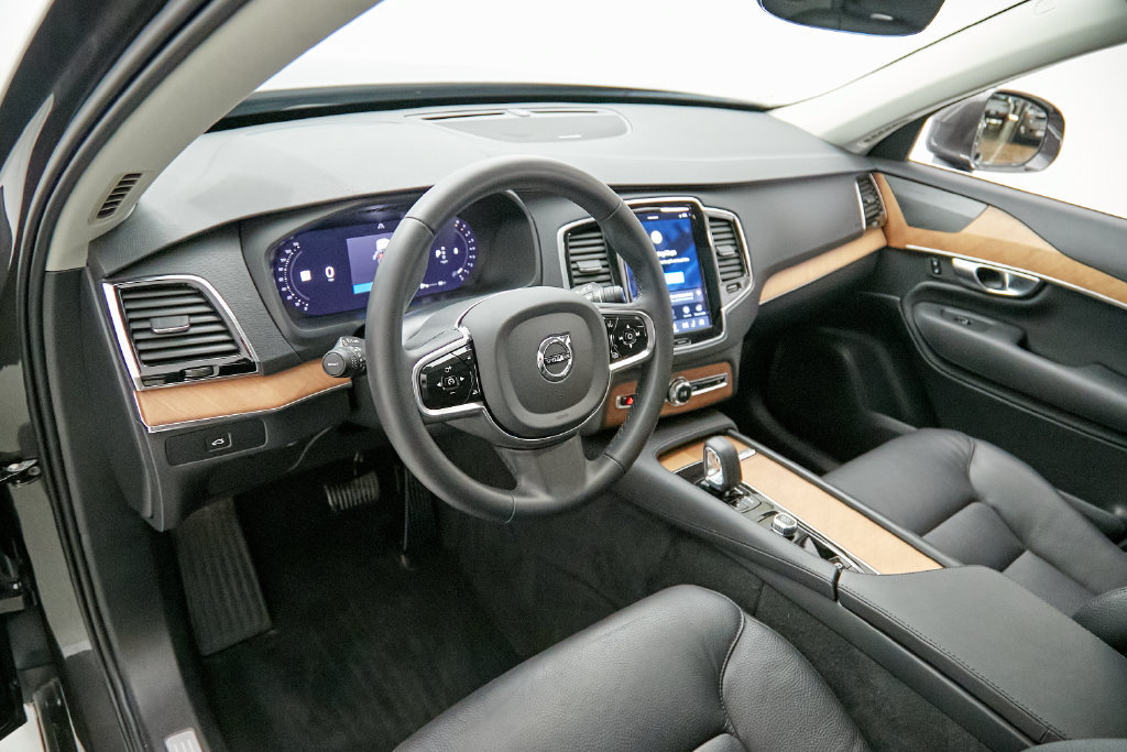 Certified 2024 Volvo XC90 B6 Plus w/ Protection Package Premier AWD/4WD image 12