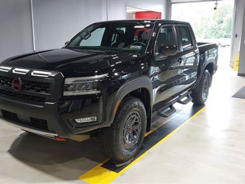 Used 2025 Nissan Frontier PRO-4X AWD/4WD image 18