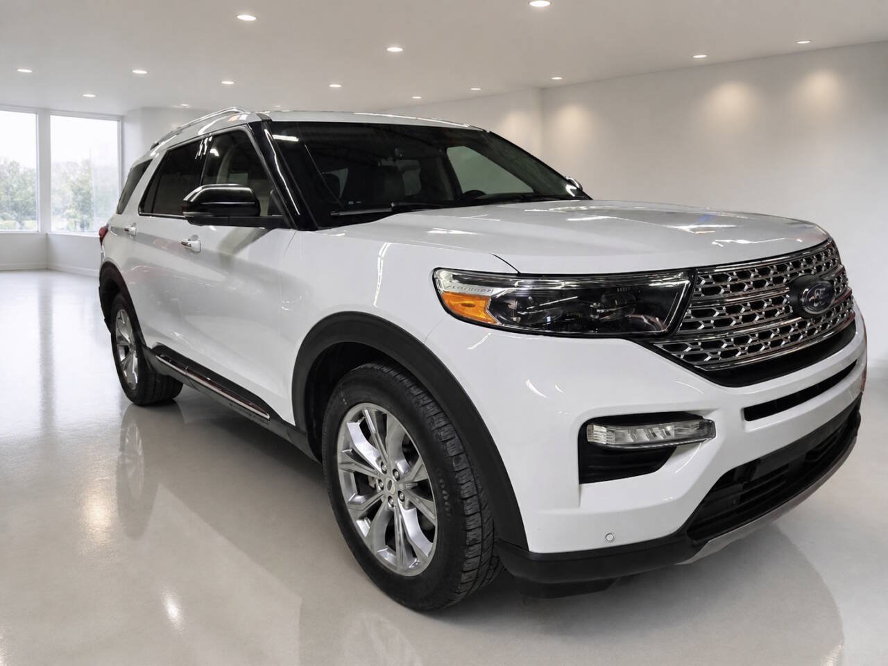 Used 2021 Ford Explorer Limited w/ Equipment Group 301A RWD image 6