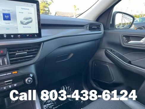 Used 2025 Ford Escape SE FWD image 26