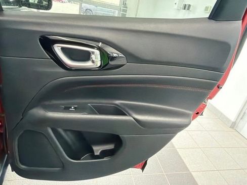 Used 2025 Jeep Compass Trailhawk AWD/4WD image 9