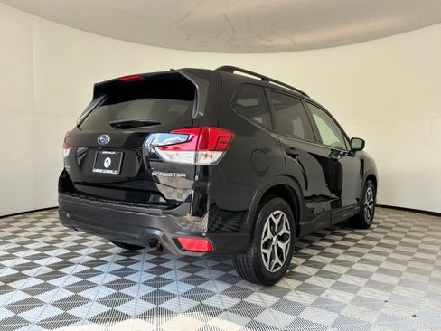 Used 2019 Subaru Forester Premium AWD/4WD image 7