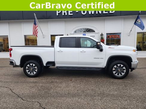 Used 2022 Chevrolet Silverado 3500 LT w/ Convenience Package image 4